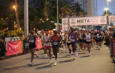 Juan Luis Barrios (601) se impuso en la rama varonil con un tiempo de 1:07:40.