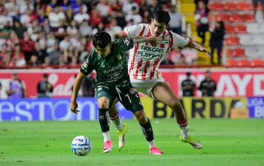 León se metió al Victoria para quedarse con los tres puntos ante el Necaxa.