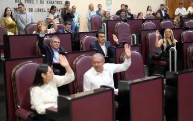 El Congreso de Veracruz aprobó con 38 votos a favor, nueve en contra y una abstención la reforma para retirar la inmunidad procesal a autoridades municipales.
