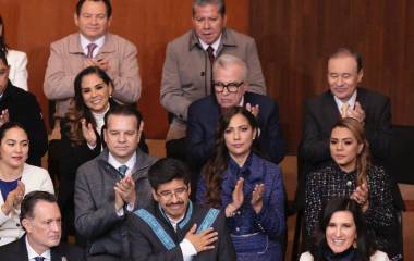 El Gobernador de Sinaloa Rubén Rocha Moya en la conemoración de la Constitución Mexicana en Querétaro.