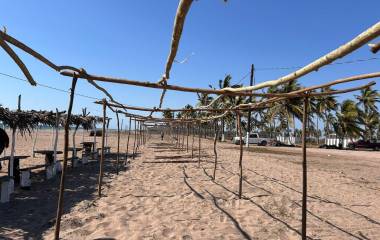 Ya inició la construcción de las enramadas para las Fiestas del Mar de Las Cabras, en Escuinapa.