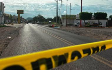 El maestro Josué Abraham murió tras un choque entre su motocicleta y una camioneta en Guamúchil.