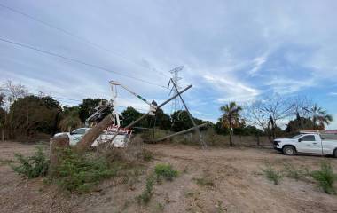 La CFE informó que la causa de esta interrupción eléctrica fue el colapso por parte de personas, en contra de una estructura tipo “H”.