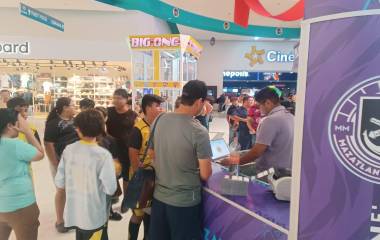 La promoción de entrada libre para el último partido en casa de Mazatlán FC en la Liga MX desató este domingo largas filas en los módulos de Plaza Acaya y en las taquillas del estadio El Encanto.