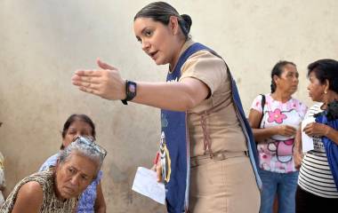 Personal de La Marina ofreció atenciones médicas y psicológicas a la población.