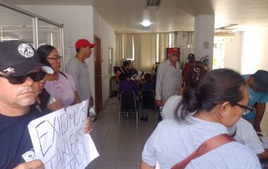 Habitantes, tanto de Mazatlán como de Rosario, decidieron salir a protestar contra cobros excesivos que la CFE está aplicando en los recibos.
