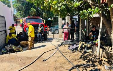 Los elementos de Bomberos realizaron las labores de combate al fuego.
