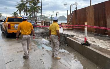 Cierran un tramo del malecón en Olas Altas, en Mazatlán, debido a un hundimiento detectado.