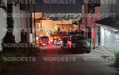 La residencia afectada se encuentra sobre la calle Cerro de Montelargo, entre la calle cerrada Cerro de la Silla.