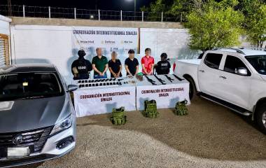 SSPE confirmó la detención de cuatro civiles y el aseguramiento de armas, cartuchos y dos vehículos.