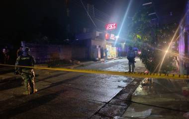 Uno de los asesinados trabajaba en un expendio de cervezas en el momento del ataque.