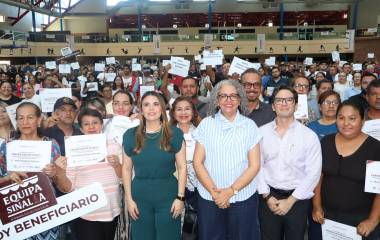 Entrega de apoyos a emprendedores en Culiacán.