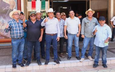 Los productores indicaron que desde el miércoles intentaron concretar el encuentro, pero, según dijo, la funcionaria no aceptó recibirlos.
