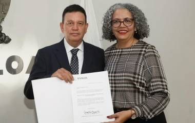 Edgar Gerardo Vega Cuen recibió su nombramiento de manos de la Gobernadora Graciela Domínguez Nava.