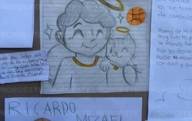 Homenaje escolar a Ricardo Mizael exige justicia y fin a la violencia contra jóvenes.