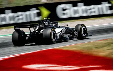 Checo Pérez arrancará en el sitio 19.