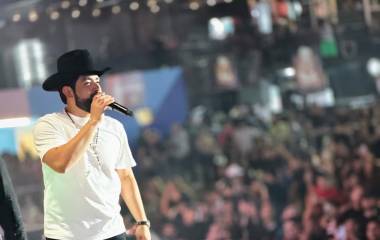 Gilberto Camacho, vocalista de Grupo Clasificado, destacó la importancia de regresar a Mexicali para encabezar el Palenque.
