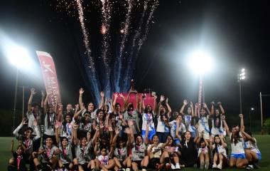 Leonas celebra su título.