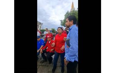 Manifestación frente al Palacio Municipal de Mazatlán de trabajadores sindicalizados.