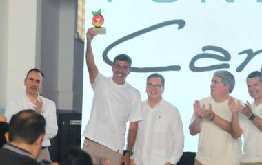 El Banco de Alimentos Mazatlán entregó un reconocimiento a la Fundación Carlos Slim como agradecimiento por su respaldo y por contribuir a hacer realidad las nuevas instalaciones.