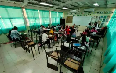 Calendario escolar se mantiene sin cambios, pero hay flexibilidad para estados por Mundial o altas temperaturas, dice Sheinbaum.