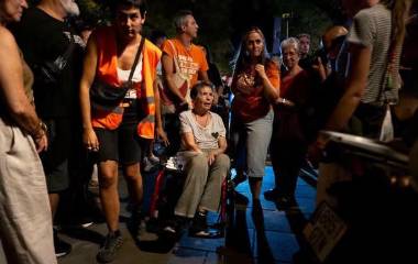 Maricarmen, a sus 87 años, fue desalojada de un departamento en Madrid que habitaba desde hacía siete décadas.