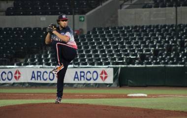 César Vargas se llevó la victoria (2-0) tras lanzar 5 entradas de una carrera y tres hits.