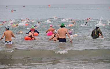 La segunda puntuable de natación organizada por el Comité Municipal de Aguas Abiertas reunió a más de 200 competidores en Playa Norte.