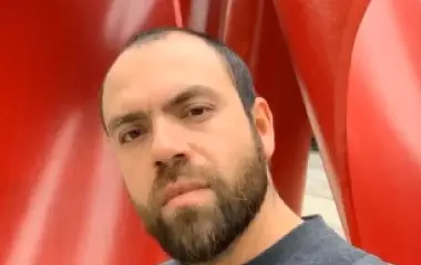 Fernando, de 45 años, permanece desaparecido tras el choque de dos trenes en la provincia de Toledo, España.