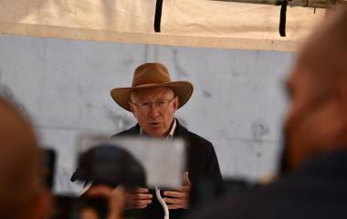 Ken Salazar, ex Embajador de Estados Unidos en México, publicará un libro de memorias donde habla de su estancia en México.
