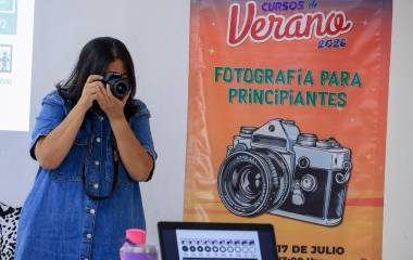 Susana Medina es la encargada de impartir el taller de fotografía.