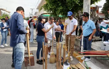La jornada número 31 de “Mazatlán Te Quiero Limpio” permitió retirar cientos de costales de basura y objetos en desuso de la colonia Sánchez Celis.