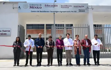 En la construcción del nuevo plantel se invirtieron 50 millones de pesos y otorgará el derecho a la educación a mil 80 estudiantes.