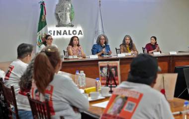 Graciela Domínguez Nava sostuvo un encuentro con integrantes de Sabuesos Guerreras, encabezadas por María Isabel Cruz Bernal.