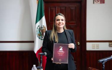 Ana Miriam Ramos Villarreal entregó ante el cuerpo de Cabildo el documento correspondiente a su Segundo Informe de Gobierno.