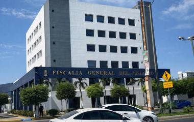 La FGE omite de su informe diario de hechos delictivos la muerte de un joven en Mazatlán y un policía en Escuinapa.