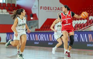 La mazatleca Mariana Valenzuela (der.) destaca en la Liga de Portugal con el Benfica.