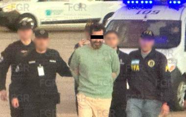 Traslado desde Argentina del Contralmirante Fernando Farías Laguna, acusado de huachicol Fiscal.