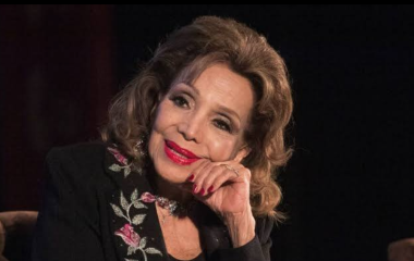 María Victoria celebra sus 103 años con homenaje.