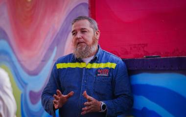 Octavio Higuera comparte que el nombre y concepto del carro alegórico dialogan con el espíritu festivo de ¡Arriba la Tambora!