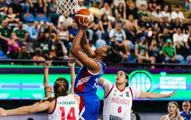 La sinaloense Mariana Valenzuela (6) aportó 7 puntos para el triunfo de México.