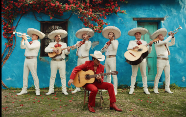 Bruno Mars presenta Risk it All.