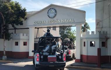 En las instalaciones de la Cuarta Región Naval se realiza la Mesa Estatal de Seguridad y Construcción de Paz.