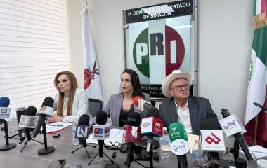 Conferencia del Grupo Parlamentario del PRI en el Congreso de Sinaloa.
