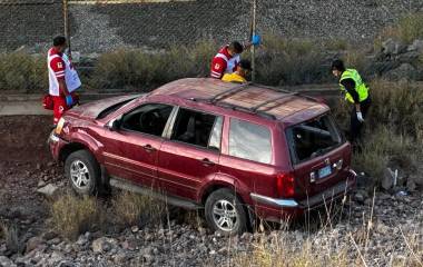 Autoridades periciales realizan las diligencias tras el fatal accidente en la zona de la termoeléctrica.