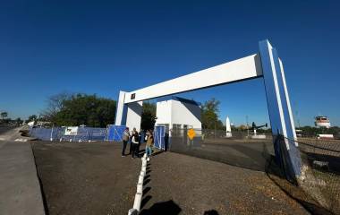 En la Novena Zona Aérea Militar en Culiacán llegan funcionarios e invitados a reunión con Omar García Harfuch.