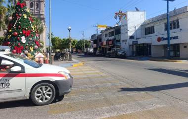 Calles y negocios de Escuinapa permanecieron vacíos tras las balaceras registradas al amanecer.