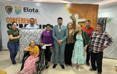 El Ayuntamiento de Elota entregó 50 colchones a personas desplazadas por la violencia.