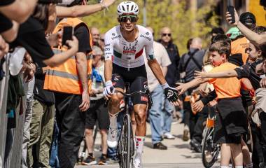 Isaac del Toro culminó la Etapa 2 de la Vuelta al País Vasco en el onceavo lugar.
