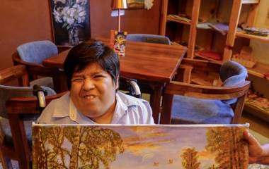 Martha Olivas Torres encuentra en la pintura una forma de expresar sus emociones y vivir una sensación de libertad.